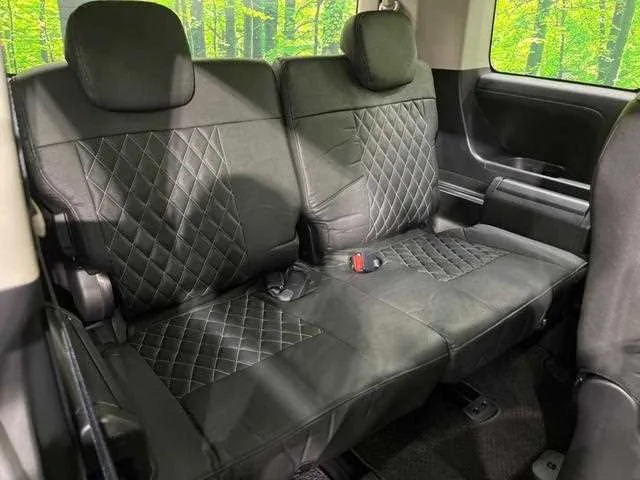 Mitsubishi Delica D:5 2024 — миниатюра 4