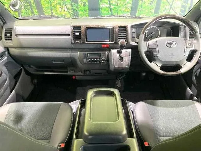 Toyota Hiace Van 2025 — миниатюра 2
