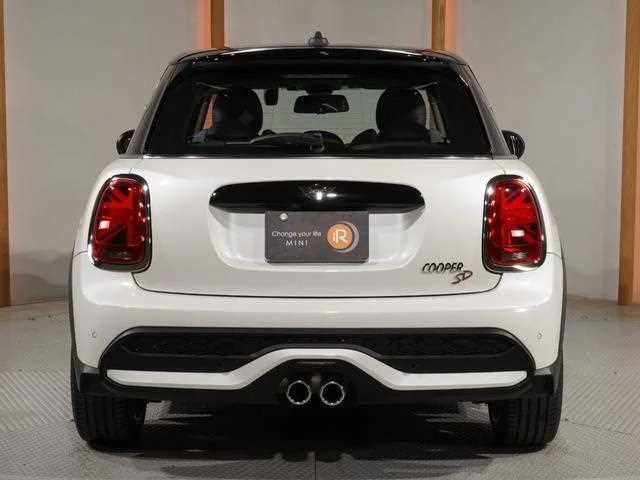 BMW MINI 2023 — миниатюра 2