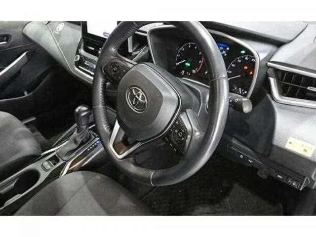 Toyota Corolla Sedan 2023 — миниатюра 3
