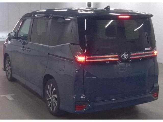 Toyota Voxy 2023 — миниатюра 5