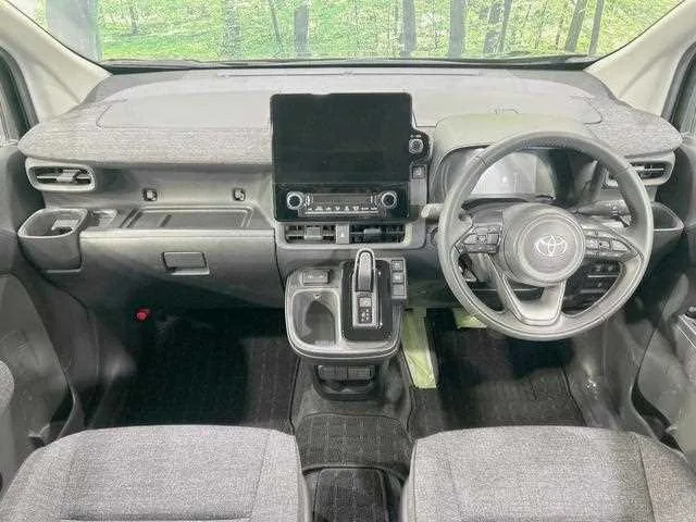 Toyota Sienta 2025 — миниатюра 2