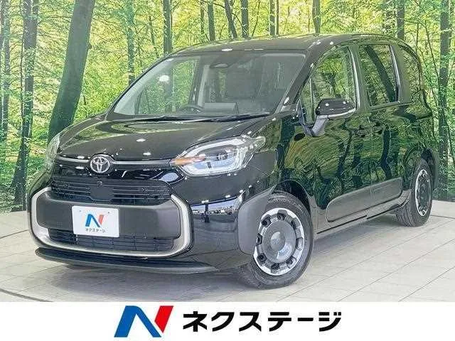 Toyota Sienta 2025 — фото 1, купить с доставкой в Москву