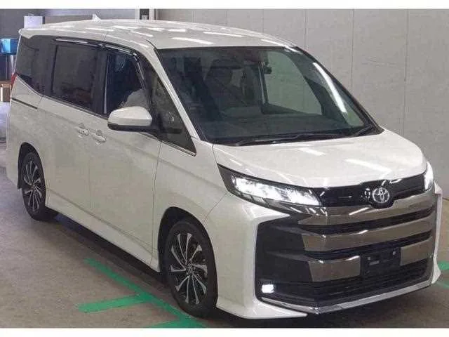 Toyota Noah 2023 — фото 1, купить с доставкой в Москву