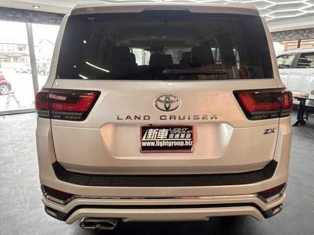 Toyota Land Cruiser 2023 — миниатюра 2