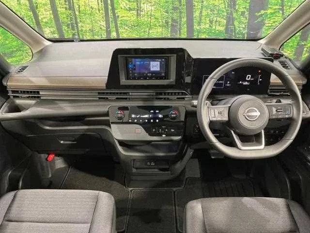 Nissan Serena 2025 — миниатюра 2