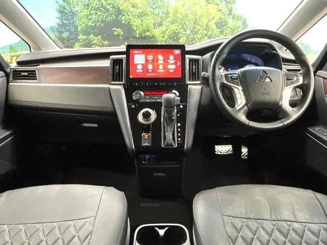 Mitsubishi Delica D:5 2024 — миниатюра 2