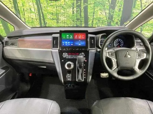 Mitsubishi Delica D:5 2024 — миниатюра 2