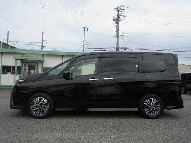 Nissan Serena 2023 — миниатюра 5