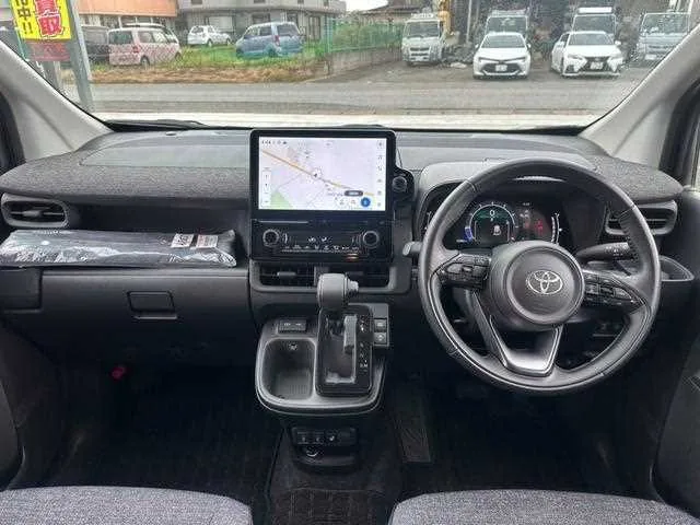 Toyota Sienta 2022 — миниатюра 2