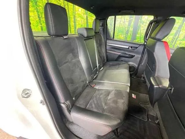 Toyota Hilux 2023 — миниатюра 4