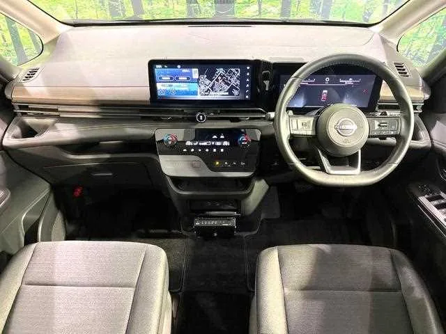 Nissan Serena 2023 — миниатюра 2