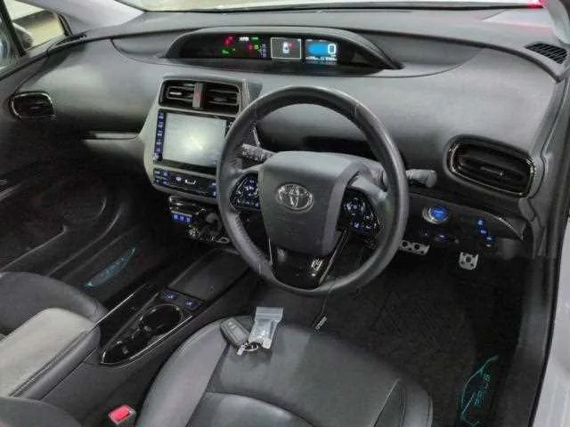 Toyota Prius 2022 — миниатюра 3