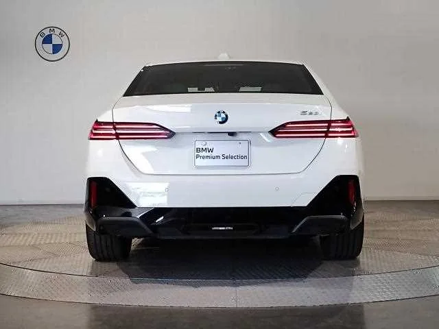 BMW 5 Series 2024 — миниатюра 5