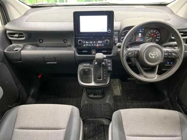 Toyota Sienta 2022 — миниатюра 2