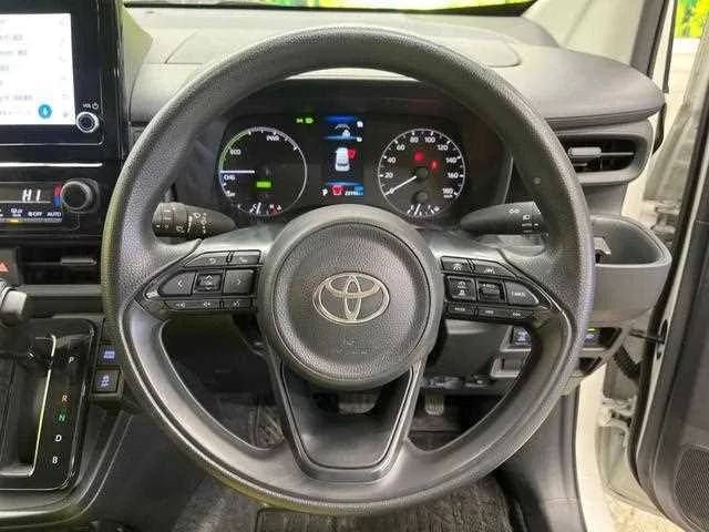 Toyota Sienta 2022 — миниатюра 3