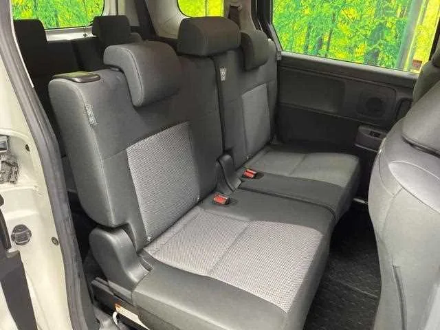 Toyota Sienta 2022 — миниатюра 4