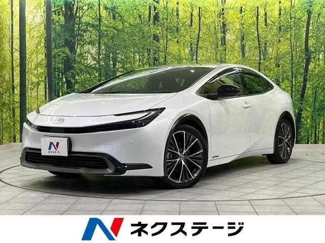 Toyota Prius 2023 — фото 1, купить с доставкой в Москву