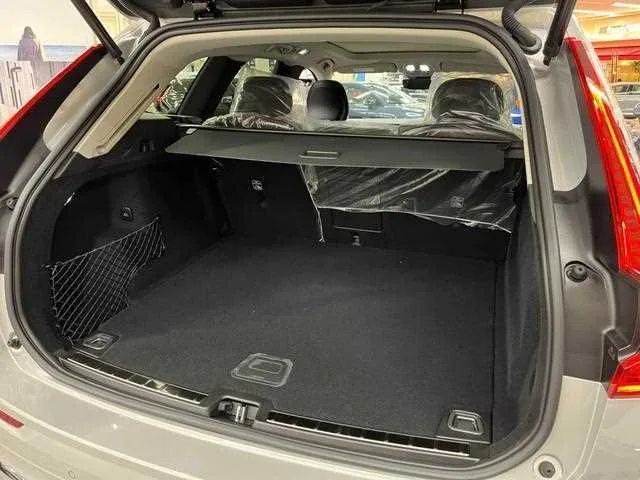 Volvo XC60 2025 — миниатюра 3