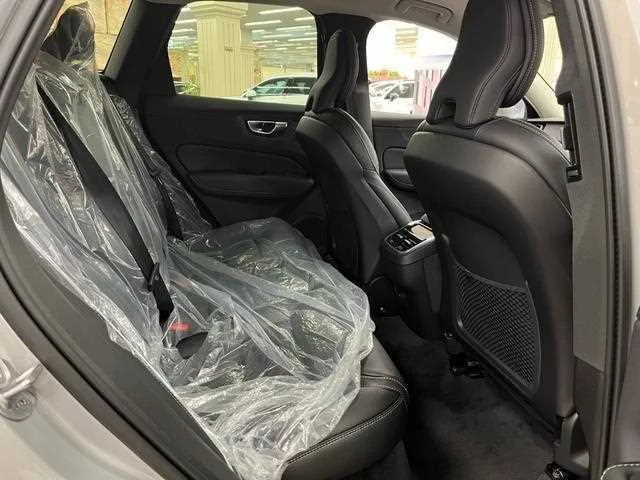 Volvo XC60 2025 — миниатюра 5