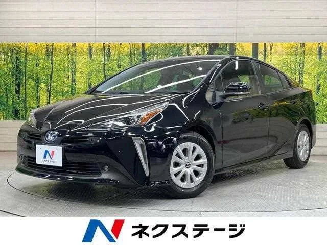 Toyota Prius 2022 — фото 1, купить с доставкой в Москву
