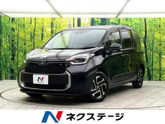 Toyota Sienta 2023 — фото 1, купить с доставкой в Москву
