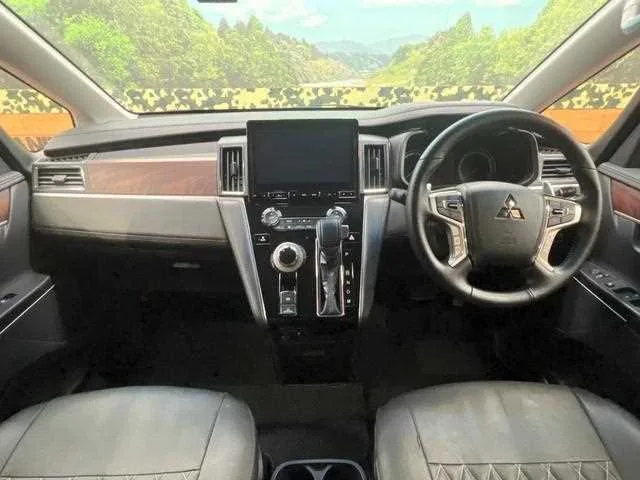 Mitsubishi Delica D:5 2023 — миниатюра 2