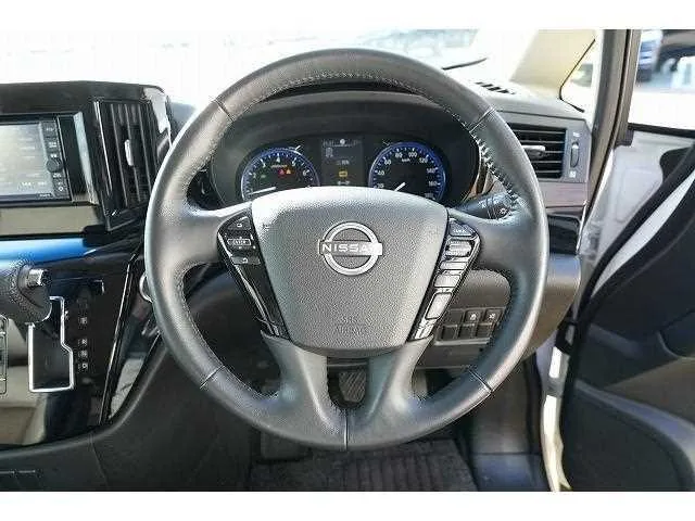 Nissan Elgrand 2024 — миниатюра 3