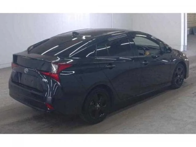 Toyota Prius 2022 — миниатюра 2
