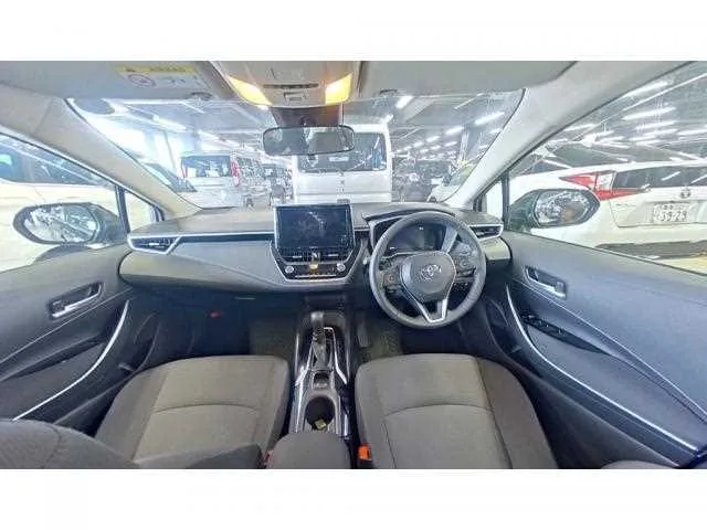 Toyota Corolla Sedan 2025 — миниатюра 3