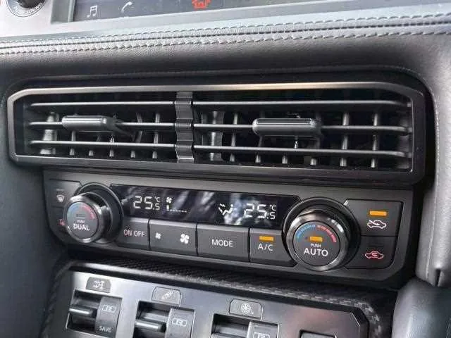 Nissan Nissan GT-R 2025 — миниатюра 4