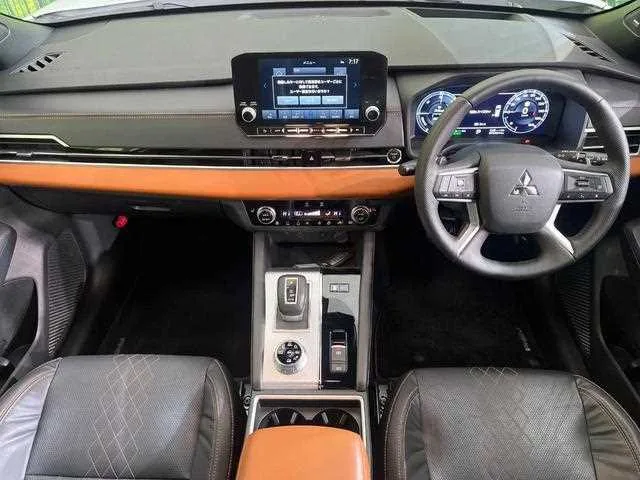 Mitsubishi Outlander 2022 — миниатюра 2