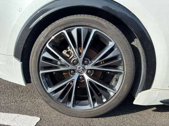 Toyota Prius Z 2024 — миниатюра 4
