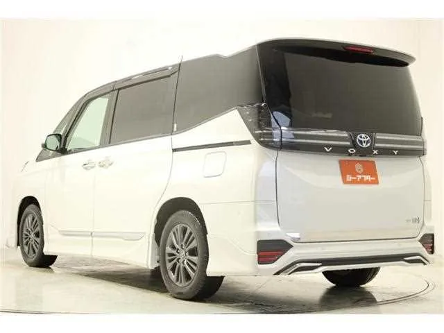 Toyota Voxy 2023 — миниатюра 4