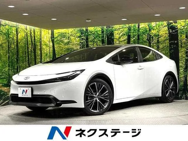 Toyota Prius 2023 — фото 1, купить с доставкой в Москву
