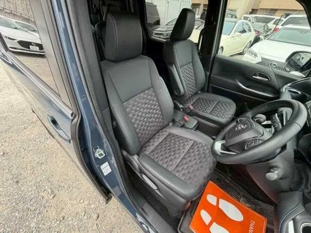 Toyota Voxy 2022 — миниатюра 3