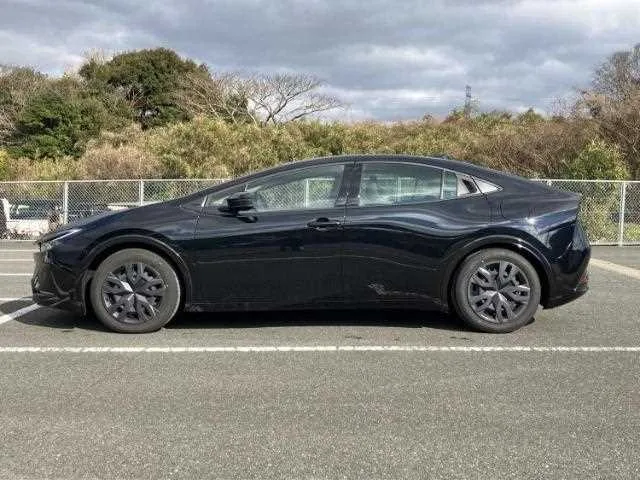 Toyota Prius Z 2025 — миниатюра 2