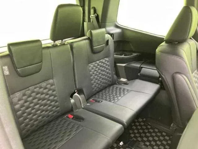 Toyota Voxy 2025 — миниатюра 3