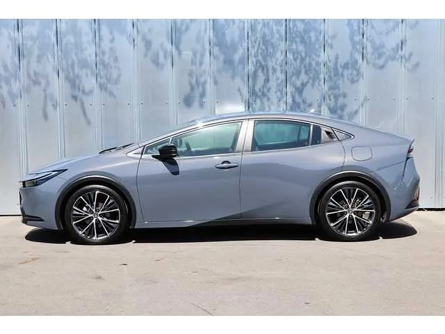 Toyota Prius 2023 — миниатюра 3