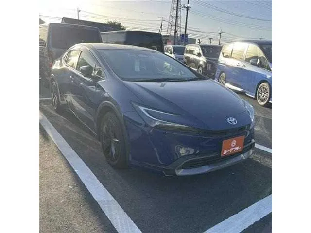 Toyota Prius 2023 — фото 1, купить с доставкой в Москву