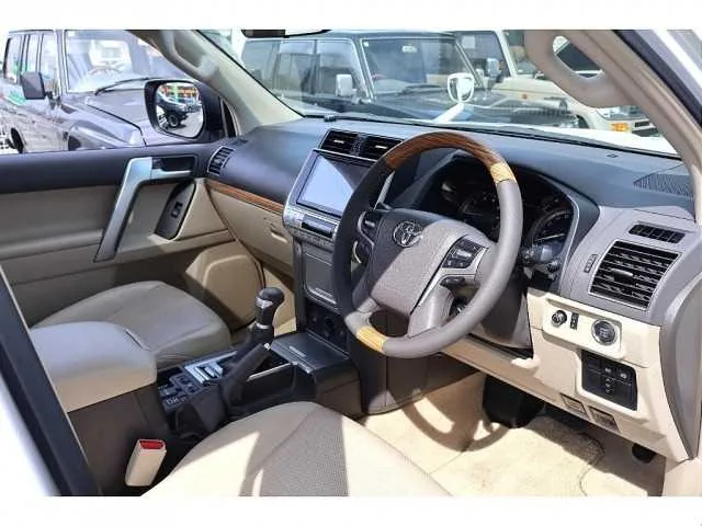 Toyota Land Cruiser Prado 2023 — миниатюра 3