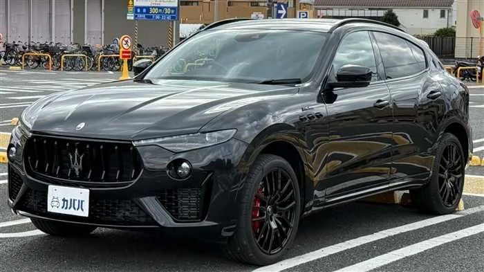 Maserati Levante 2022 — фото 1, купить с доставкой в Москву