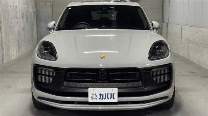 Porsche Macan GTS 2025 — миниатюра 2