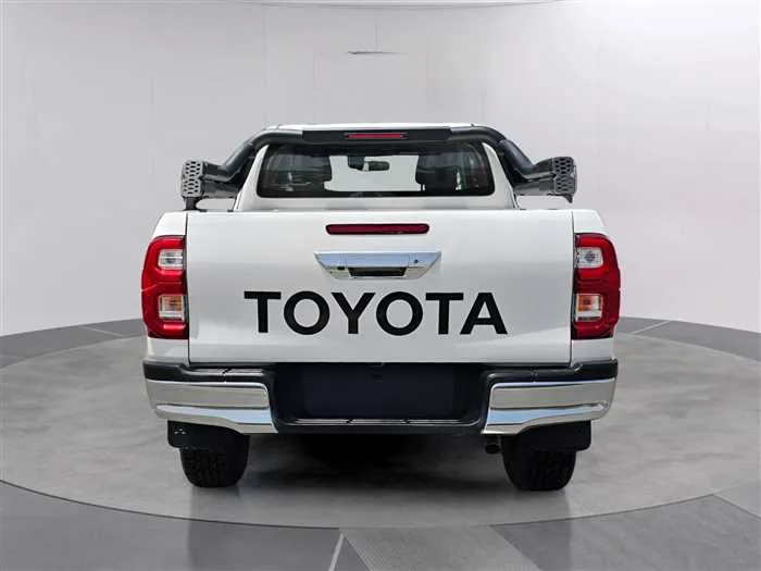 Toyota Hilux 2024 — миниатюра 5