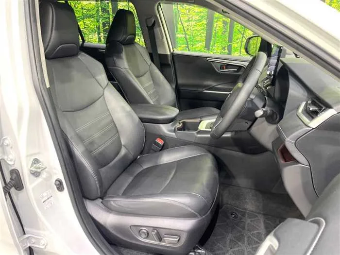 Toyota RAV4 2023 — миниатюра 3