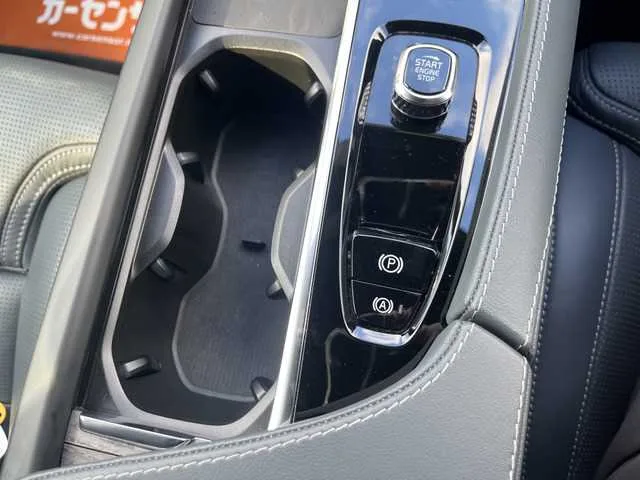 Volvo XC90 2022 — миниатюра 4