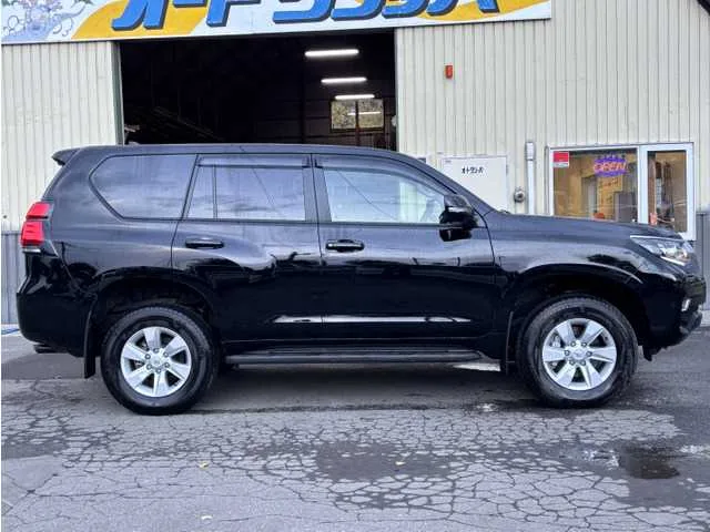 Toyota Land Cruiser Prado 2023 — миниатюра 3
