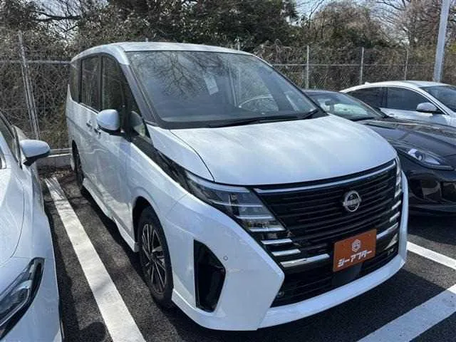 Nissan Serena 2024 — фото 1, купить с доставкой в Москву