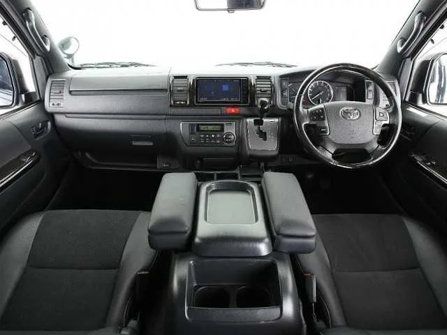 Toyota Hiace Van 2022 — миниатюра 2
