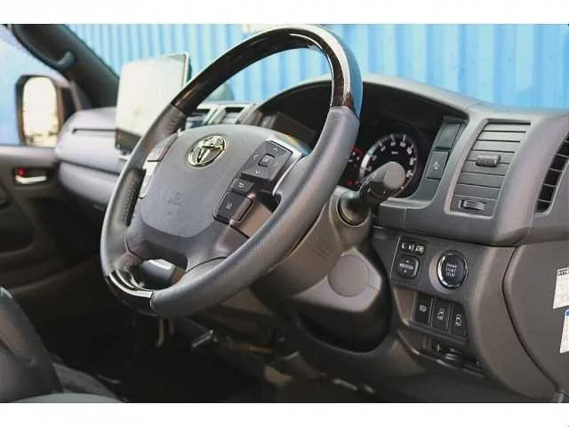 Toyota Hiace Van 2024 — миниатюра 3
